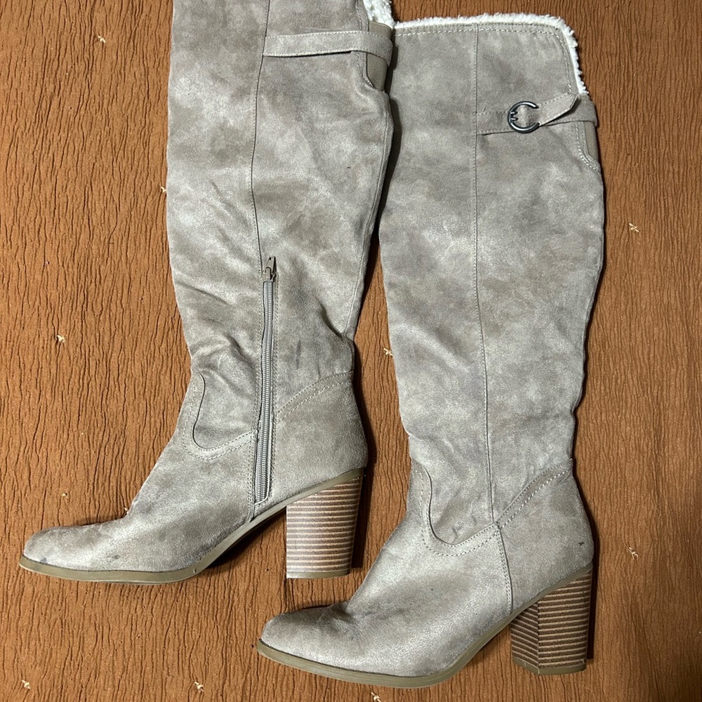 Stylish Beige Boots